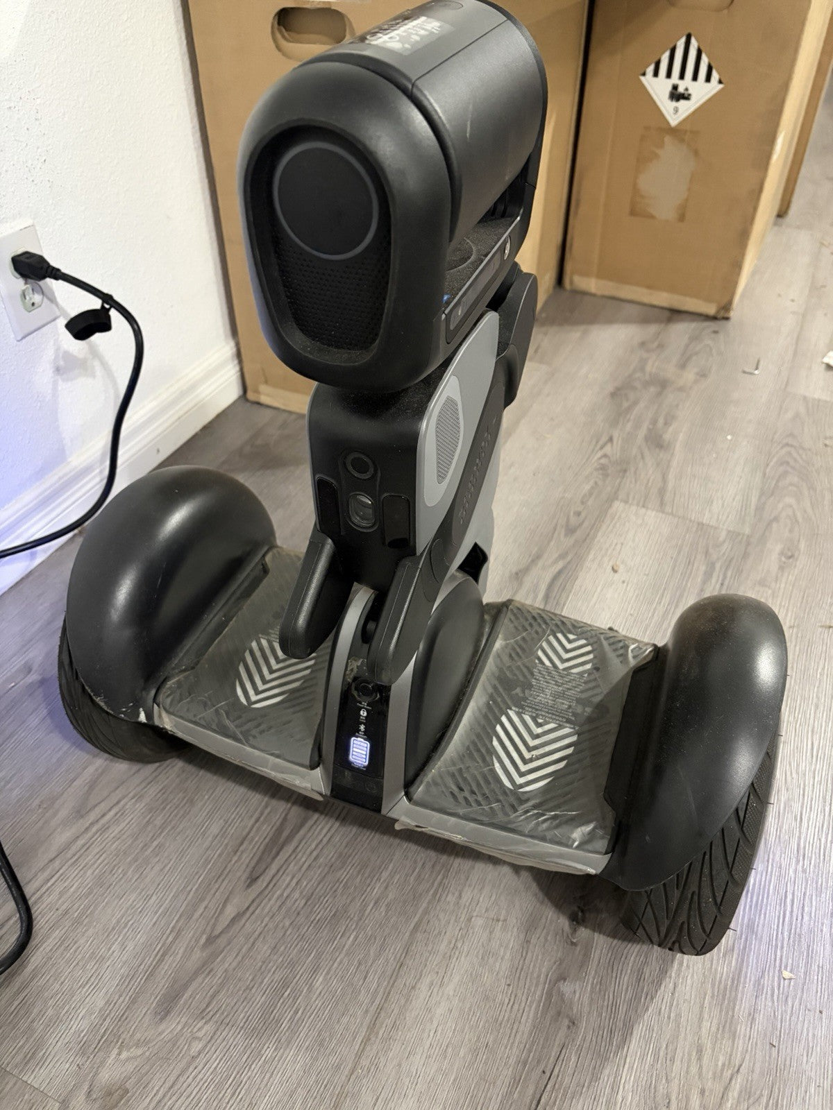 HLYZ Loomo Self-balancing Scooter - Robot Function Disabled UL 2272