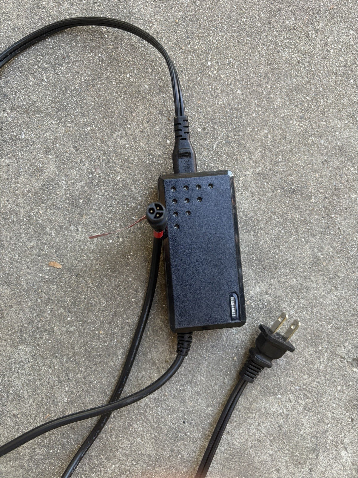 HLYZ R1/R1 Pro 3-pin Factory HLYZ Charger (Same One In Packaging)